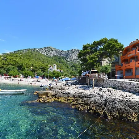 Juka Hvar Town